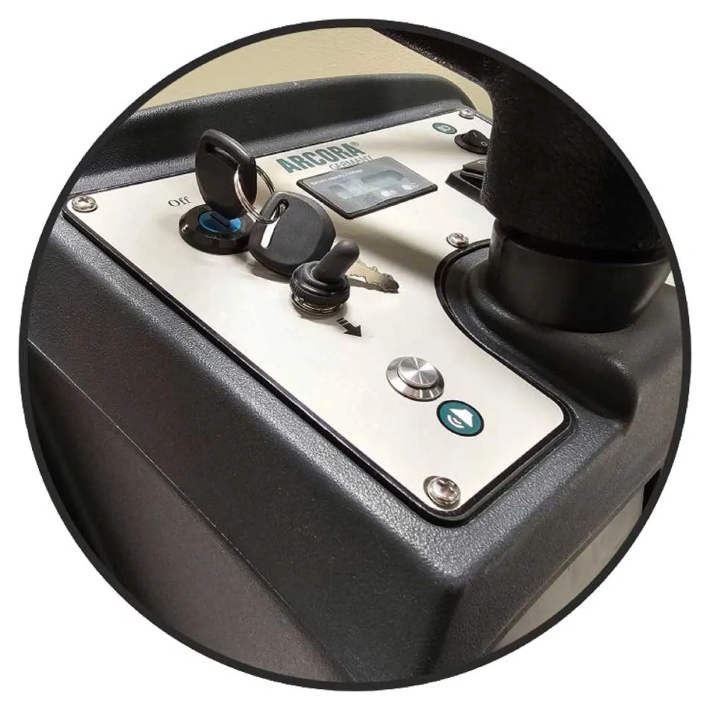 Arcora RO-MAN 760BR/150L Aufsitz-Scheuersaugmaschine mit Akkus und Zubehör