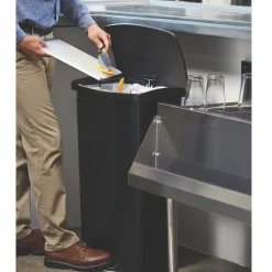Rubbermaid Slim Jim Step on Abfallbehälter 68 Liter Front Step
